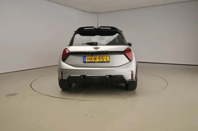 MINI Cooper (2025) thumbnail 3