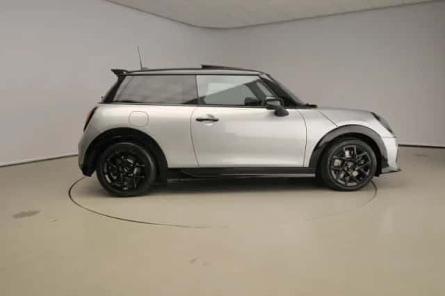MINI Cooper (2025) thumbnail 4