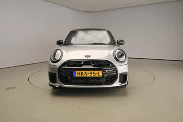 MINI Cooper (2025) thumbnail 5