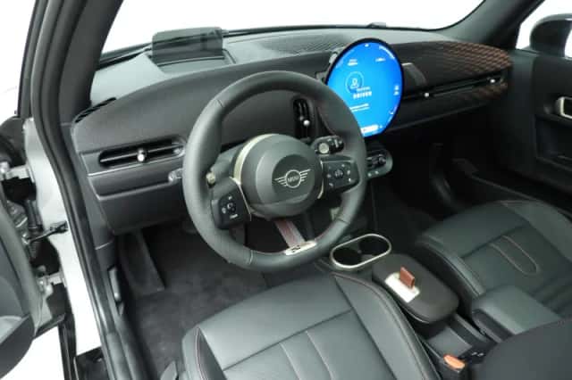 MINI Cooper (2025) thumbnail 6