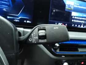 BMW i4 (2025) thumbnail 24
