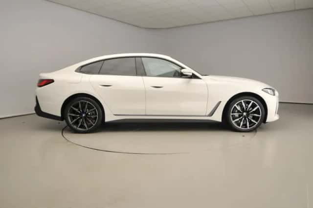 BMW i4 (2025) thumbnail 4