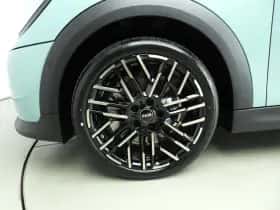 MINI Cooper (2025) thumbnail 30
