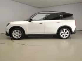 MINI Countryman (2025) thumbnail 2