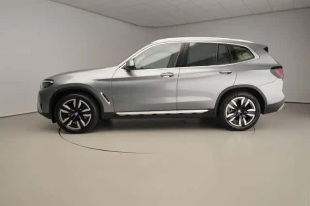 BMW X3 (2024) thumbnail 2