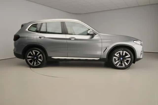 BMW X3 (2024) thumbnail 4