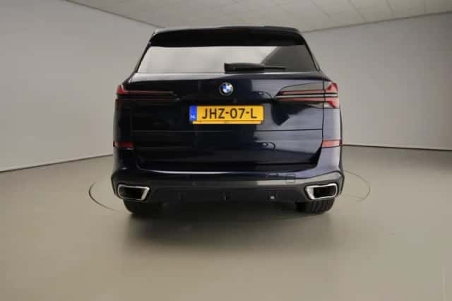 BMW X5 (2025) thumbnail 3