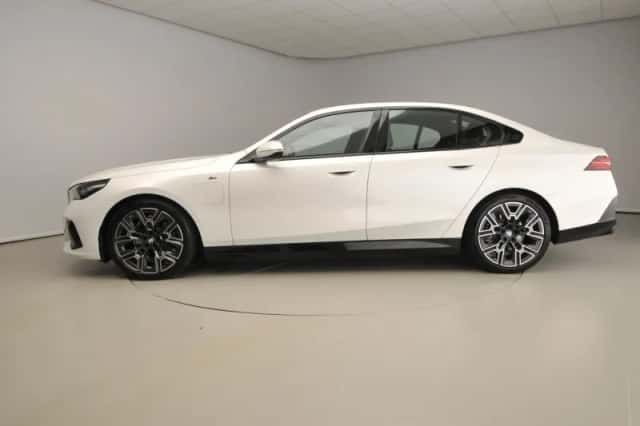 BMW 5-Serie (2025) thumbnail 2