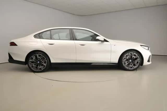 BMW 5-Serie (2025) thumbnail 4