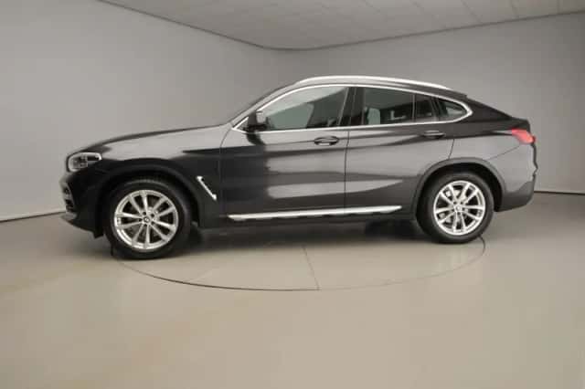 BMW X4 (2019) thumbnail 2