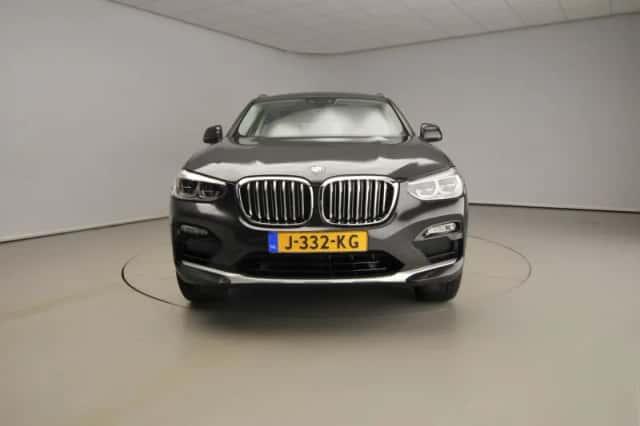 BMW X4 (2019) thumbnail 5
