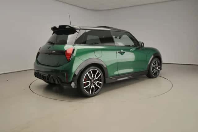 MINI Cooper (2025) thumbnail 2