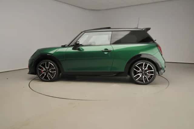 MINI Cooper (2025) thumbnail 3