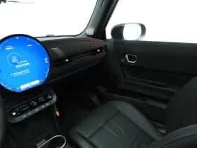 MINI Cooper (2025) thumbnail 9