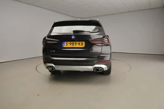BMW X3 (2023) thumbnail 3