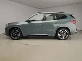BMW iX1 (2025) thumbnail 2