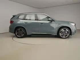 BMW iX1 (2025) thumbnail 4