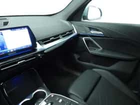 BMW iX1 (2025) thumbnail 35