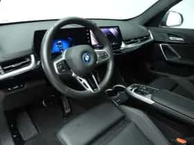 BMW iX1 (2025) thumbnail 6