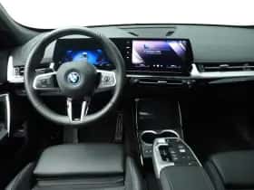 BMW iX1 (2025) thumbnail 10