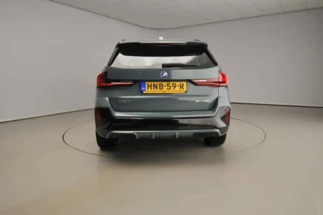 BMW iX1 (2025) thumbnail 3