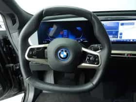 BMW iX (2025) thumbnail 11
