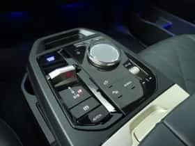 BMW iX (2025) thumbnail 16