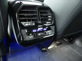 BMW iX (2025) thumbnail 18