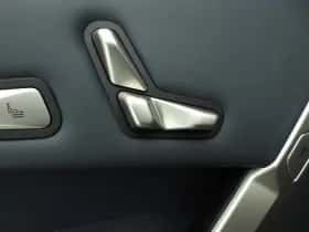 BMW iX (2025) thumbnail 25