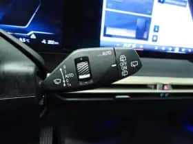 BMW iX (2025) thumbnail 28