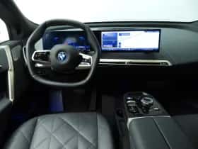 BMW iX (2025) thumbnail 10
