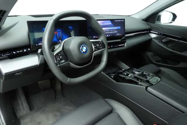 BMW 5-Serie (2024) thumbnail 6