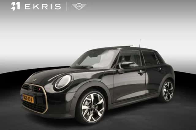 MINI Cooper S (2025) thumbnail 1