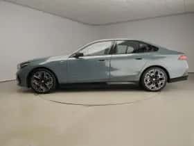 BMW 5-Serie (2025) thumbnail 2