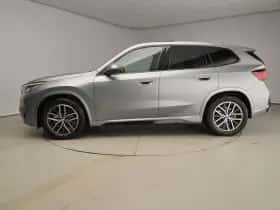 BMW iX1 (2025) thumbnail 4