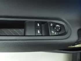 MINI Cooper (2024) thumbnail 18