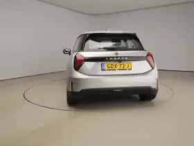 MINI Cooper (2024) thumbnail 3