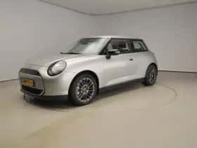 MINI Cooper (2024) thumbnail 35