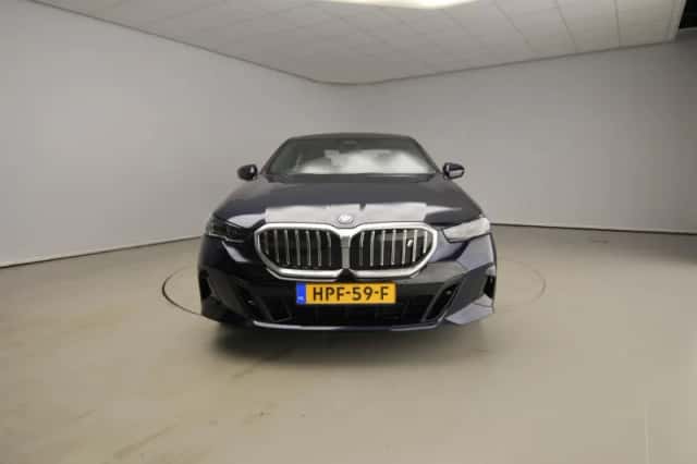 BMW i5 (2025) thumbnail 5