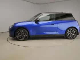 MINI Cooper (2025) thumbnail 2