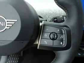 MINI Cooper (2025) thumbnail 15