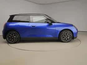 MINI Cooper (2025) thumbnail 4