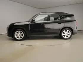 MINI Countryman (2025) thumbnail 2