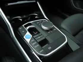 BMW i4 (2023) thumbnail 16