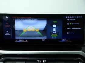 BMW i4 (2023) thumbnail 24