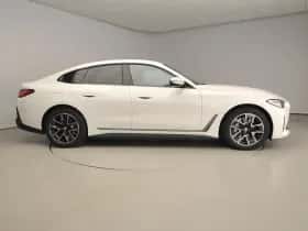 BMW i4 (2023) thumbnail 4