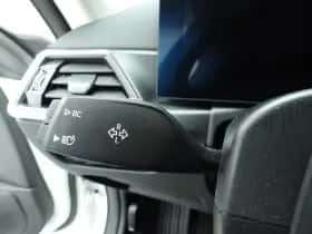 BMW i4 (2023) thumbnail 34