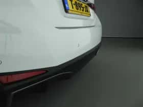 BMW i4 (2023) thumbnail 40