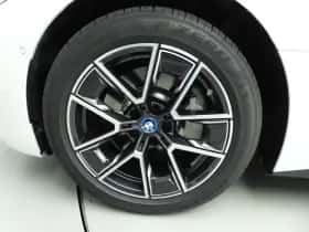 BMW i4 (2023) thumbnail 42