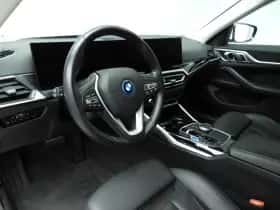 BMW i4 (2023) thumbnail 6